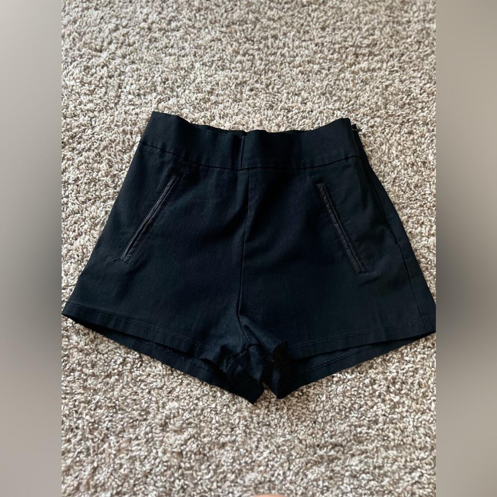 Charlotte Russe Women’s shorts Size M Black super stench